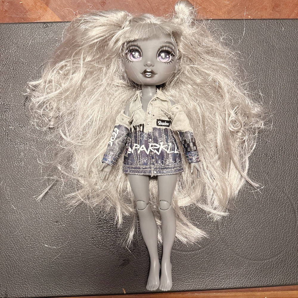 Rainbow high shadow high Luna doll